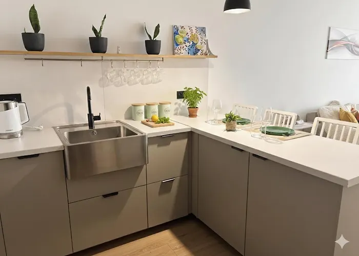 Near Mr Bricolage וארנה